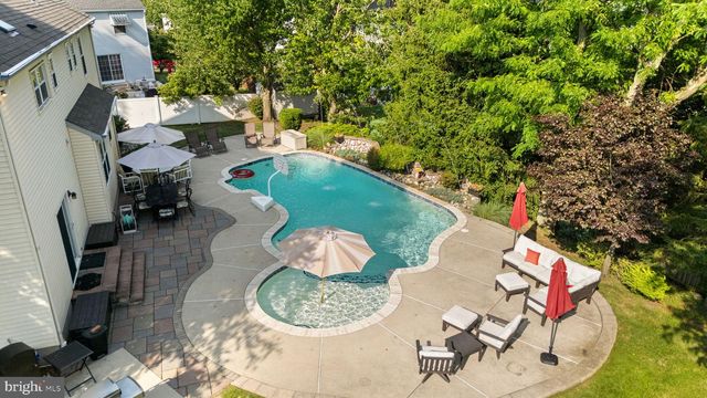 14 PATRICK HENRY DR, Marlton, NJ 08053