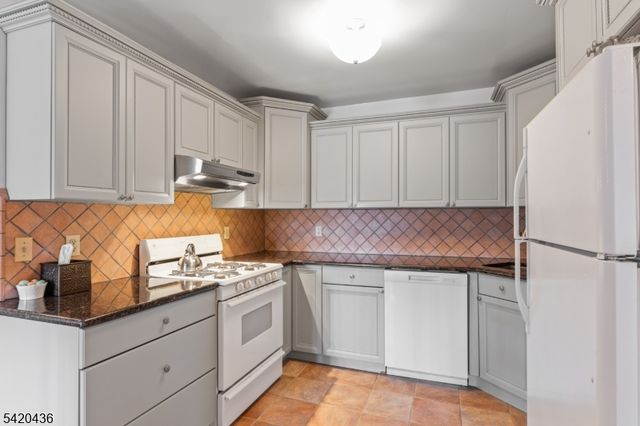 1342 North Ave D4, Elizabeth City, NJ 07208