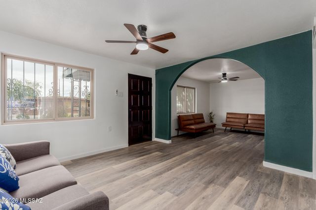 5017 S 11th Avenue, Tucson, AZ 85706