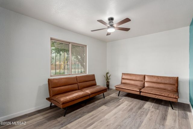 5017 S 11th Avenue, Tucson, AZ 85706