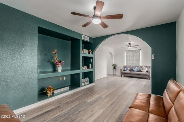 5017 S 11th Avenue, Tucson, AZ 85706