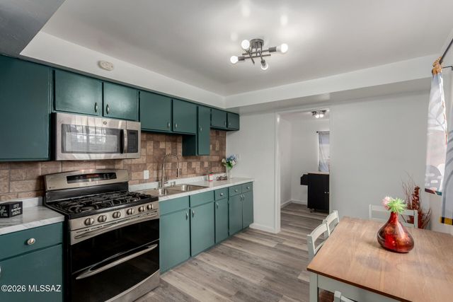 5017 S 11th Avenue, Tucson, AZ 85706