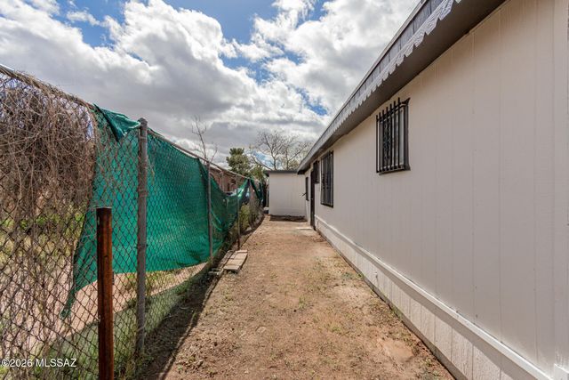 5017 S 11th Avenue, Tucson, AZ 85706