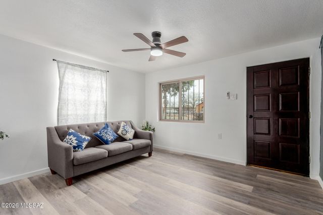 5017 S 11th Avenue, Tucson, AZ 85706