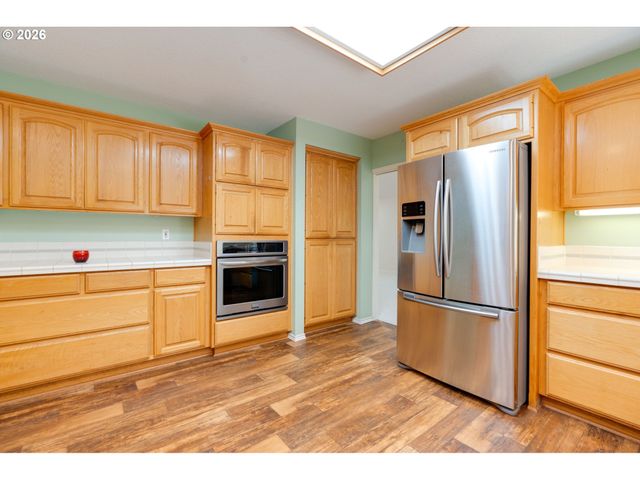 9515 Sw ELROSE St, Portland, OR 97224
