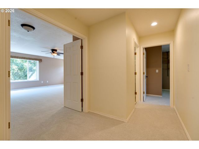 9515 Sw ELROSE St, Portland, OR 97224