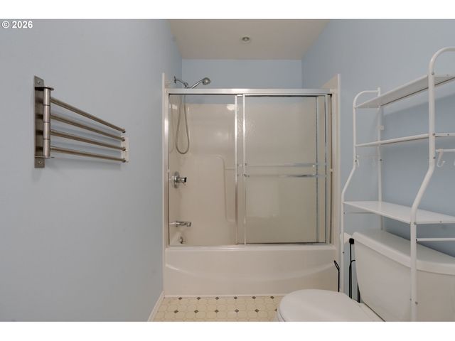 9515 Sw ELROSE St, Portland, OR 97224