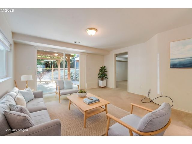 9515 Sw ELROSE St, Portland, OR 97224