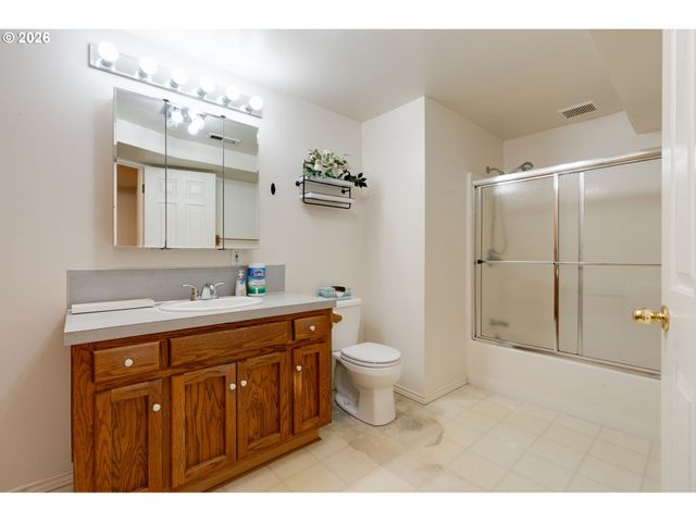 9515 Sw ELROSE St, Portland, OR 97224