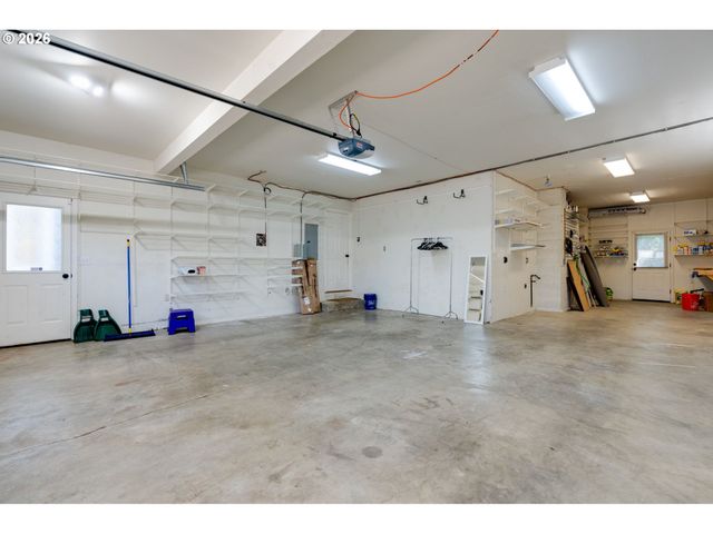 9515 Sw ELROSE St, Portland, OR 97224