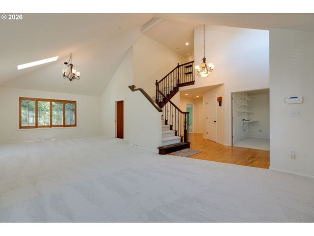 9515 Sw ELROSE St, Portland, OR 97224