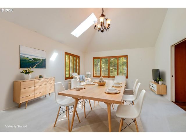 9515 Sw ELROSE St, Portland, OR 97224