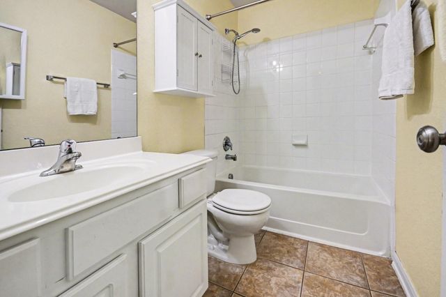 2980 Sandy Bank Court, Pearland, TX 77581