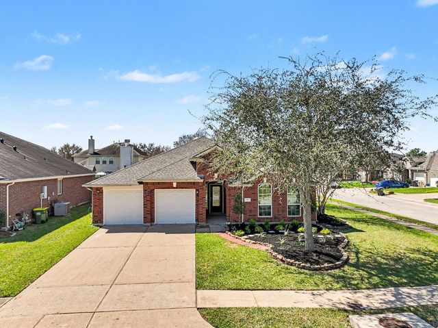 2980 Sandy Bank Court, Pearland, TX 77581
