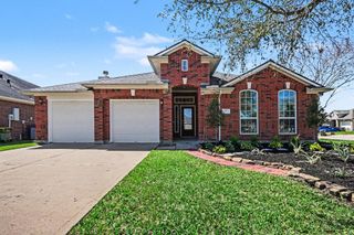 2980 Sandy Bank Court, Pearland, TX 77581