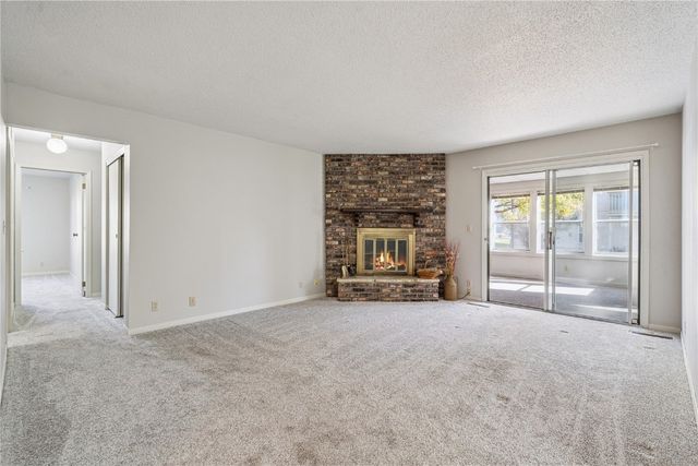 4113 Lexington Court A, Cedar Rapids, IA 52402