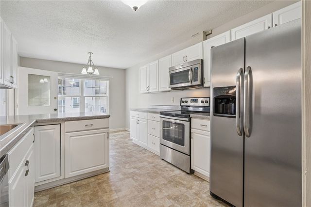 4113 Lexington Court A, Cedar Rapids, IA 52402