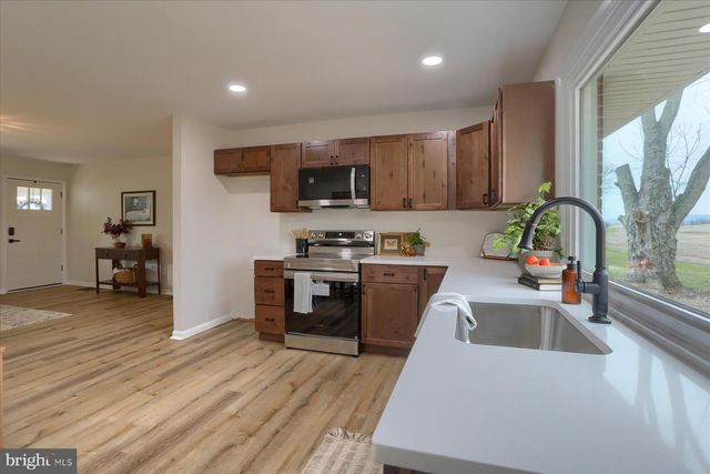 1339 BERRYSBURG RD, Millersburg, PA 17061