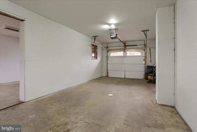 1339 BERRYSBURG RD, Millersburg, PA 17061