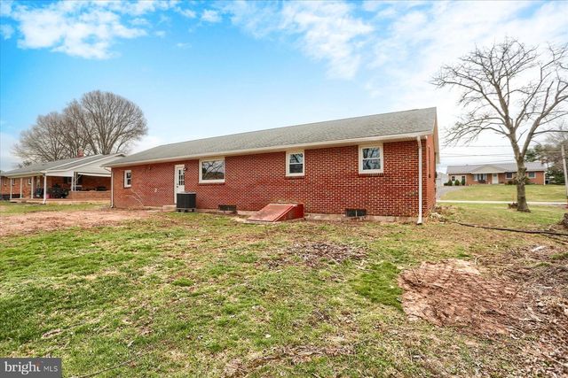 1339 BERRYSBURG RD, Millersburg, PA 17061