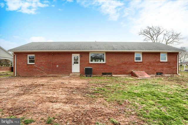 1339 BERRYSBURG RD, Millersburg, PA 17061