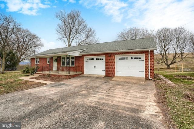 1339 BERRYSBURG RD, Millersburg, PA 17061