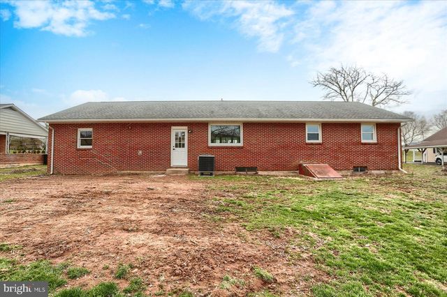 1339 BERRYSBURG RD, Millersburg, PA 17061