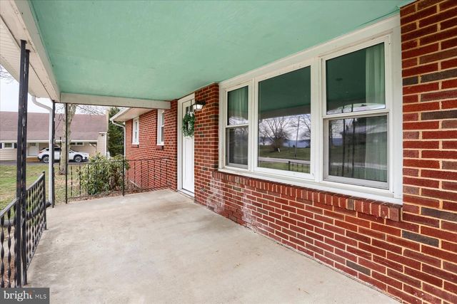 1339 BERRYSBURG RD, Millersburg, PA 17061