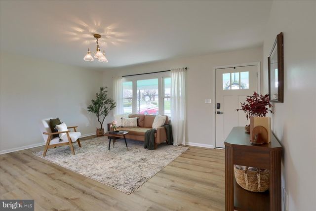 1339 BERRYSBURG RD, Millersburg, PA 17061