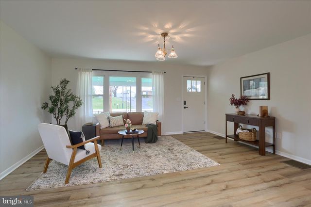 1339 BERRYSBURG RD, Millersburg, PA 17061