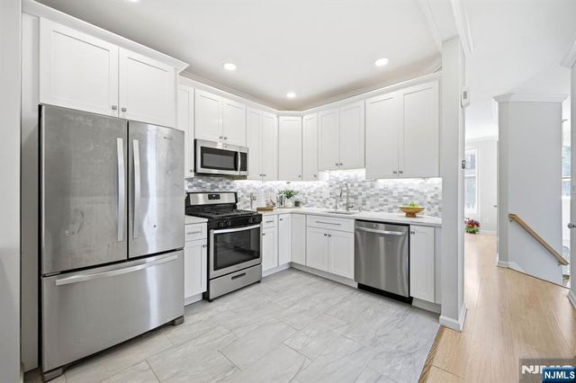419 Hartford Drive 4020, Nutley, NJ 07110
