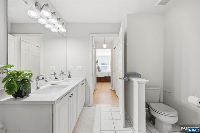 419 Hartford Drive 4020, Nutley, NJ 07110