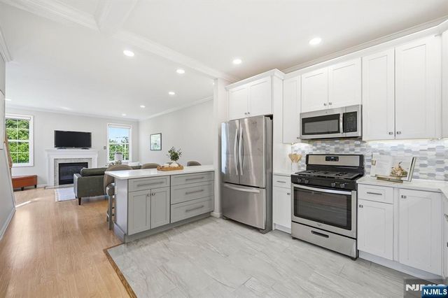 419 Hartford Drive 4020, Nutley, NJ 07110
