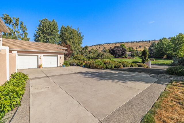 3120 Shield Crest Drive, Klamath Falls, OR 97603