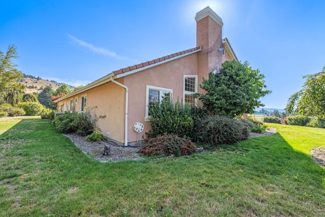 3120 Shield Crest Drive, Klamath Falls, OR 97603