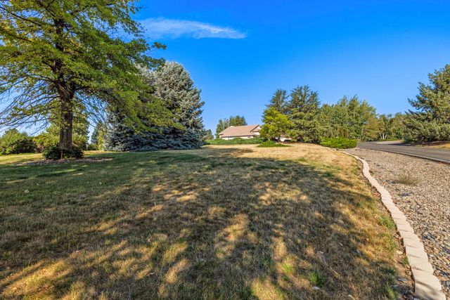 3120 Shield Crest Drive, Klamath Falls, OR 97603