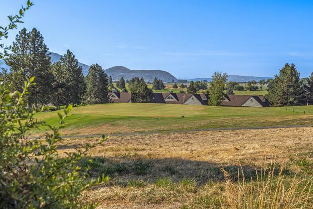 3120 Shield Crest Drive, Klamath Falls, OR 97603