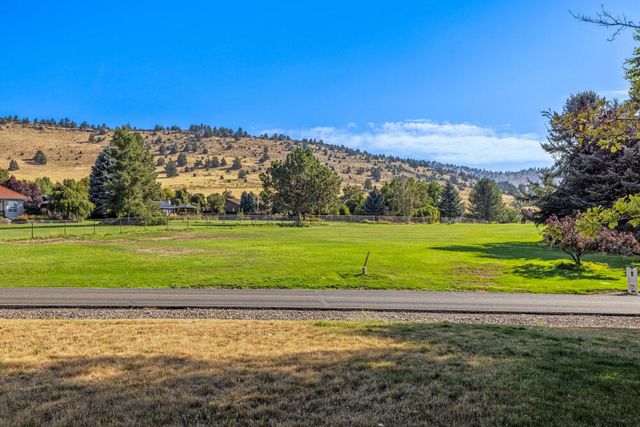 3120 Shield Crest Drive, Klamath Falls, OR 97603