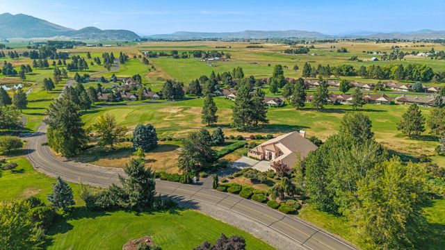 3120 Shield Crest Drive, Klamath Falls, OR 97603
