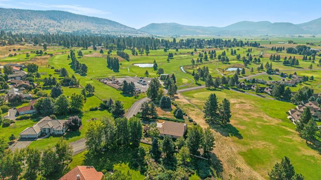3120 Shield Crest Drive, Klamath Falls, OR 97603