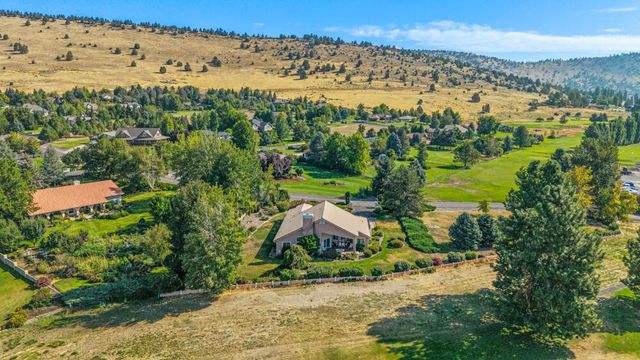 3120 Shield Crest Drive, Klamath Falls, OR 97603