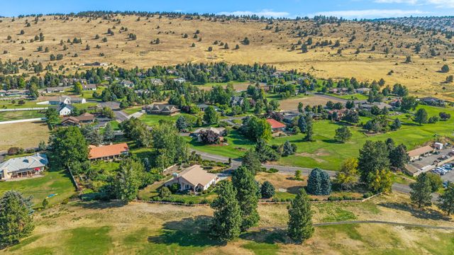 3120 Shield Crest Drive, Klamath Falls, OR 97603