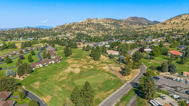 3120 Shield Crest Drive, Klamath Falls, OR 97603