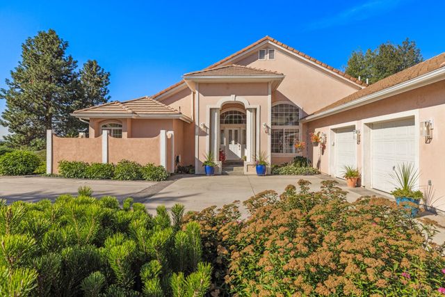 3120 Shield Crest Drive, Klamath Falls, OR 97603