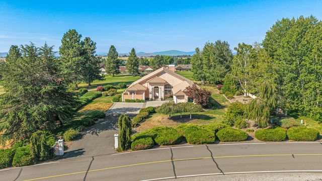 3120 Shield Crest Drive, Klamath Falls, OR 97603