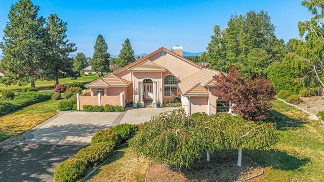 3120 Shield Crest Drive, Klamath Falls, OR 97603