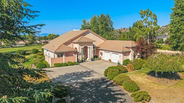 3120 Shield Crest Drive, Klamath Falls, OR 97603