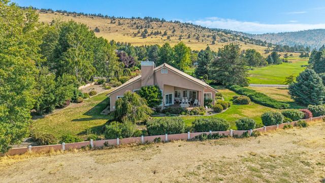 3120 Shield Crest Drive, Klamath Falls, OR 97603