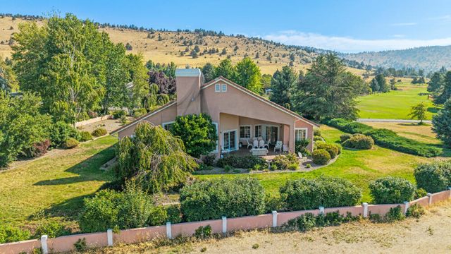 3120 Shield Crest Drive, Klamath Falls, OR 97603