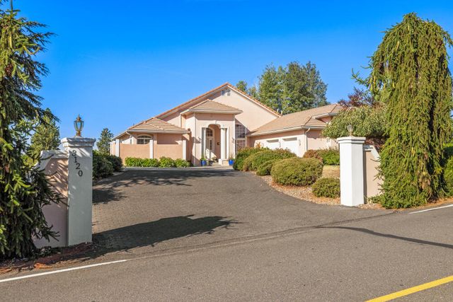 3120 Shield Crest Drive, Klamath Falls, OR 97603